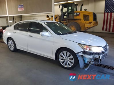 Czwarte zdjęcie samochodu z boku: 2015 HONDA ACCORD TOURING VIN:1HGCR3F97FA000219 - miniatura