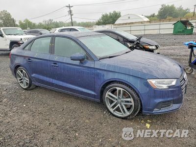 Czwarte zdjęcie samochodu z boku: 2020 AUDI A3 PREMIUM VIN:WAUAUGFF2LA102585 - miniatura