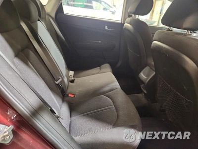 Zdjęcie 10 z 12 samochodu: 2019 KIA OPTIMA LX VIN:5XXGT4L39KG300253 - miniatura