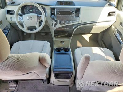 Zdjęcie 8 z 13 samochodu: 2013 TOYOTA SIENNA LE VIN:5TDKK3DC2DS292875 - miniatura