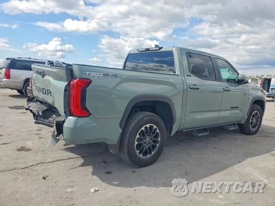Trzecie zdjęcie samochodu z tyłu: 2024 TOYOTA TUNDRA SR5 VIN:5TFLA5DB0RX233948 - miniatura