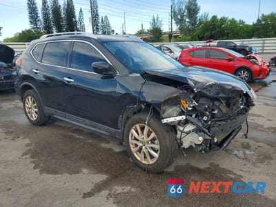 Czwarte zdjęcie samochodu z boku: 2020 NISSAN ROGUE SV VIN:KNMAT2MTXLP539345 - miniatura