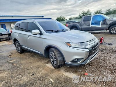 Czwarte zdjęcie samochodu z boku: 2019 MITSUBISHI OUTLANDER SE VIN:JA4AZ3A35KJ001463 - miniatura