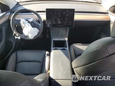 Zdjęcie 8 z 12 samochodu: 2025 TESLA MODEL Y VIN:7SAYGDEE1SF282750 - miniatura