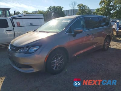 2017 CHRYSLER PACIFICA LX 2C4RC1CG4HR628500 - główne zdjęcie licytacji z USA - miniatura