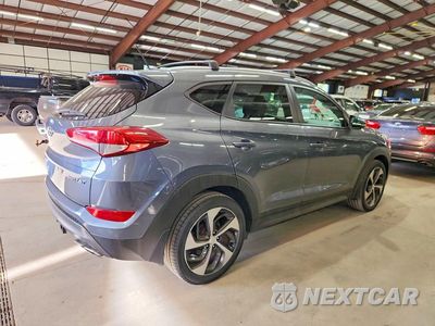 Trzecie zdjęcie samochodu z tyłu: 2016 HYUNDAI TUCSON SPORT VIN:KM8J33A25GU111171 - miniatura