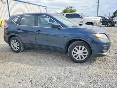 Czwarte zdjęcie samochodu z boku: 2016 NISSAN ROGUE S VIN:JN8AT2MTXGW001678 - miniatura