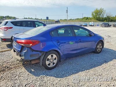 Trzecie zdjęcie samochodu z tyłu: 2017 KIA FORTE LX VIN:3KPFK4A79HE088363 - miniatura