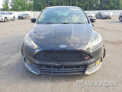 Piąte zdjęcie samochodu w środku: 2018 FORD FOCUS ST VIN:1FADP3L94JL331646 - miniatura