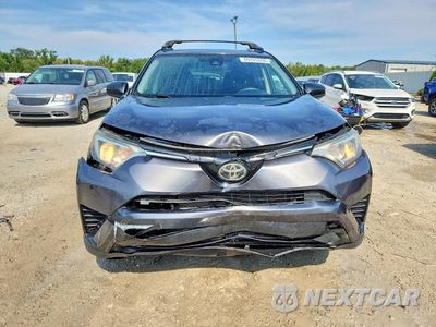 Piąte zdjęcie samochodu w środku: 2017 TOYOTA RAV4 LE VIN:JTMZFREV6HJ105923 - miniatura
