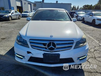 Piąte zdjęcie samochodu w środku: 2013 MERCEDES-BENZ C 250 VIN:WDDGF4HB5DA747481 - miniatura