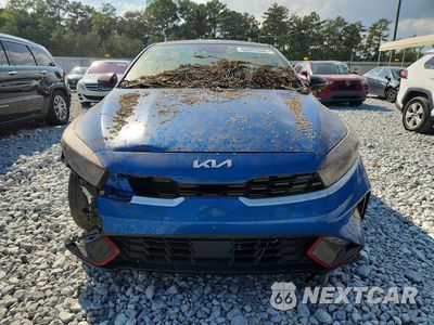 Piąte zdjęcie samochodu w środku: 2024 KIA FORTE GT LINE VIN:3KPF54AD9RE735679 - miniatura
