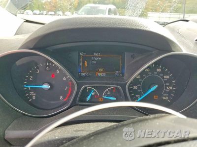 Zdjęcie 9 z 13 samochodu: 2017 FORD ESCAPE SE VIN:1FMCU9GD6HUC36747 - miniatura