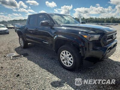 Czwarte zdjęcie samochodu z boku: 2024 TOYOTA TACOMA SR5 VIN:3TMKB5FN8RM016640 - miniatura