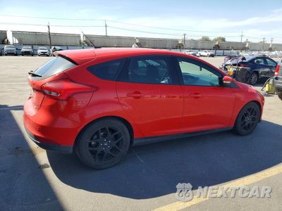 Trzecie zdjęcie samochodu z tyłu: 2016 FORD FOCUS SE VIN:1FADP3K2XGL321894 - miniatura