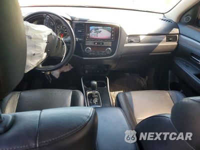 Zdjęcie 8 z 13 samochodu: 2019 MITSUBISHI OUTLANDER SE VIN:JA4AZ3A38KZ040081 - miniatura