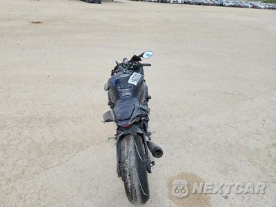Zdjęcie 6 z 9 samochodu: 2024 YAMAHA YZFR1 VIN:JYARN66Y3RA001235 - miniatura