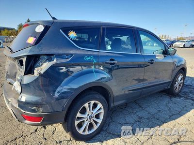 Trzecie zdjęcie samochodu z tyłu: 2019 FORD ESCAPE SE VIN:1FMCU0GDXKUA27000 - miniatura