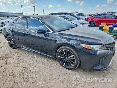 Czwarte zdjęcie samochodu z boku: 2018 TOYOTA CAMRY XSE V6 VIN:4T1BZ1HK3JU002647 - miniatura