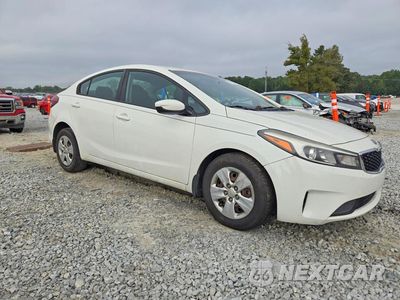 Czwarte zdjęcie samochodu z boku: 2018 KIA FORTE LX VIN:3KPFK4A72JE205562 - miniatura