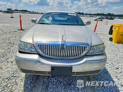 Piąte zdjęcie samochodu w środku: 2008 LINCOLN TOWN CAR SIGNATURE LIMITED VIN:2LNHM82V68X659711 - miniatura
