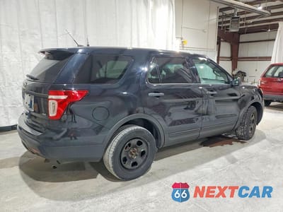 Trzecie zdjęcie samochodu z tyłu: 2015 FORD EXPLORER POLICE INTERCEPTOR VIN:1FM5K8AR1FGB20509 - miniatura