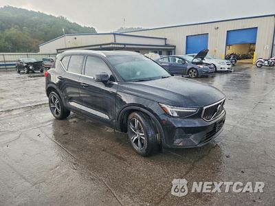 Czwarte zdjęcie samochodu z boku: 2024 VOLVO XC40 CORE VIN:YV4L12UK4R2339165 - miniatura
