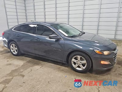 Czwarte zdjęcie samochodu z boku: 2020 CHEVROLET MALIBU LS VIN:1G1ZB5STXLF154277 - miniatura