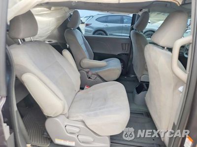 Zdjęcie 11 z 13 samochodu: 2015 TOYOTA SIENNA L 7-PASSENGER VIN:5TDZK3DC0FS627293 - miniatura