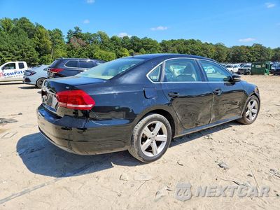 Trzecie zdjęcie samochodu z tyłu: 2013 VOLKSWAGEN PASSAT SE VIN:1VWBP7A37DC070814 - miniatura