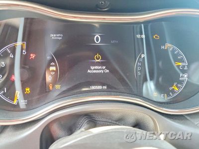 Zdjęcie 9 z 13 samochodu: 2014 JEEP GRAND CHEROKEE SUMMIT VIN:1C4RJEJM4EC300164 - miniatura