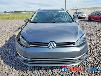 Piąte zdjęcie samochodu w środku: 2019 VOLKSWAGEN GOLF SPORTWAGEN S VIN:3VWY57AU5KM503793 - miniatura