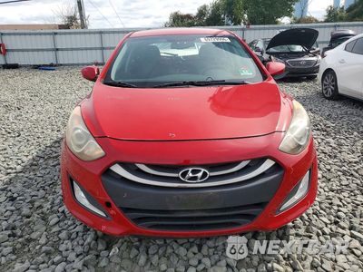 Piąte zdjęcie samochodu w środku: 2013 HYUNDAI ELANTRA GT BASE VIN:KMHD35LE8DU029866 - miniatura