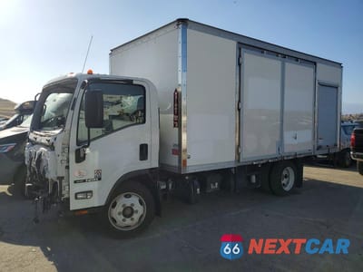 2020 ISUZU NRR BOX TRUCK JALE5W163L7302552 - główne zdjęcie licytacji z USA - miniatura