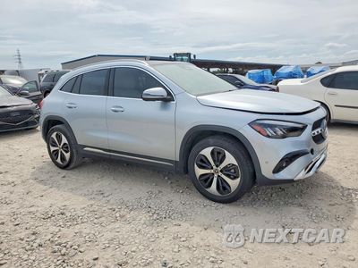 Czwarte zdjęcie samochodu z boku: 2025 MERCEDES-BENZ GLA 250 VIN:W1N4N4GB1SJ723640 - miniatura