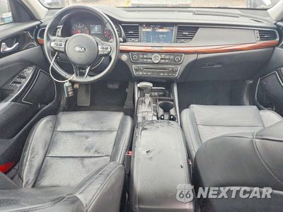 Zdjęcie 8 z 12 samochodu: 2017 KIA CADENZA PREMIUM VIN:KNALC4J10H5036818 - miniatura