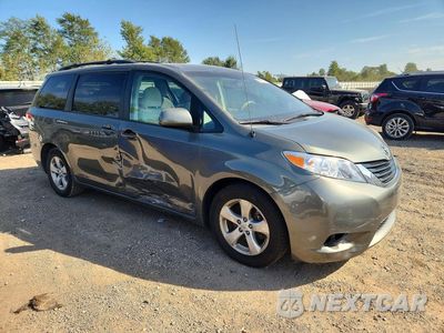 Czwarte zdjęcie samochodu z boku: 2014 TOYOTA SIENNA LE VIN:5TDKK3DC0ES499492 - miniatura