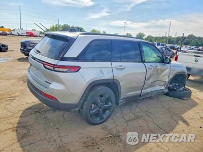 Trzecie zdjęcie samochodu z tyłu: 2025 JEEP GRAND CHEROKEE LIMITED VIN:1C4RJHBG3SC310481 - miniatura
