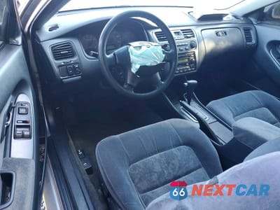Zdjęcie 8 z 13 samochodu: 2002 HONDA ACCORD EX VIN:1HGCG32572A000840 - miniatura