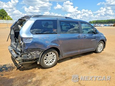 Trzecie zdjęcie samochodu z tyłu: 2017 TOYOTA SIENNA XLE 8-PASSENGER VIN:5TDYZ3DC1HS778279 - miniatura