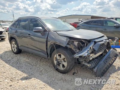 Czwarte zdjęcie samochodu z boku: 2021 TOYOTA RAV4 XLE VIN:2T3W1RFV8MC093755 - miniatura