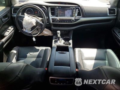Zdjęcie 8 z 13 samochodu: 2019 TOYOTA HIGHLANDER XLE VIN:5TDKZRFH6KS351138 - miniatura