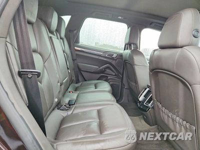 Zdjęcie 11 z 13 samochodu: 2017 PORSCHE CAYENNE VIN:WP1AA2A25HKA86692 - miniatura