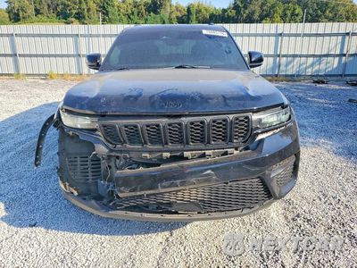 Piąte zdjęcie samochodu w środku: 2023 JEEP GRAND CHEROKEE LAREDO VIN:1C4RJHAG4PC517468 - miniatura