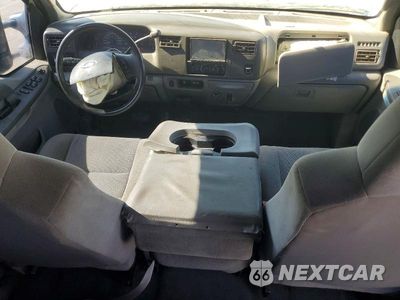 Zdjęcie 8 z 13 samochodu: 2004 FORD F450 SUPER DUTY VIN:1FDXW47P84EB54421 - miniatura