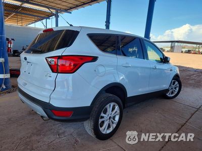 Trzecie zdjęcie samochodu z tyłu: 2019 FORD ESCAPE SE VIN:1FMCU9GD7KUB31478 - miniatura
