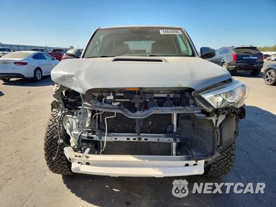 Piąte zdjęcie samochodu w środku: 2017 TOYOTA 4RUNNER TRD PRO VIN:JTEBU5JR0H5461071 - miniatura