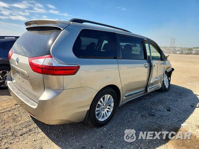 Trzecie zdjęcie samochodu z tyłu: 2017 TOYOTA SIENNA XLE PREMIUM 8-PASSENGER VIN:5TDYZ3DC6HS815892 - miniatura