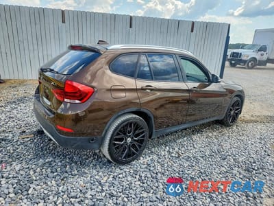 Trzecie zdjęcie samochodu z tyłu: 2013 BMW X1 SDRIVE28I VIN:WBAVM1C51DVW46225 - miniatura