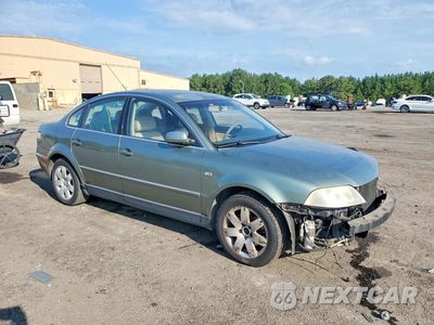 Czwarte zdjęcie samochodu z boku: 2002 VOLKSWAGEN PASSAT GLX VIN:WVWRH63B12P438312 - miniatura